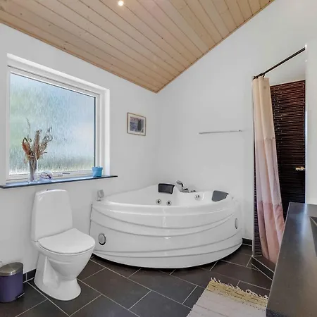 Family-Friendly Holiday Home W, Hot Tub And Sauna Skals