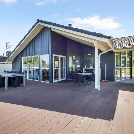 Family-Friendly Holiday Home W, Hot Tub And Sauna Holiday home